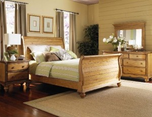 pine king sleigh bed