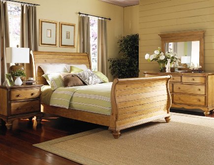 pine king sleigh bed